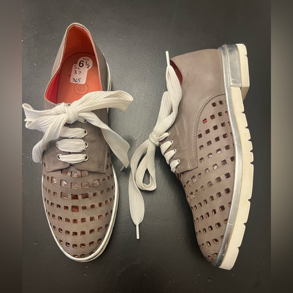 Pas De Rouge Grey Leather Laser Cut Perforated Lace Up Oxford Shoes Sz 37 6.5 US